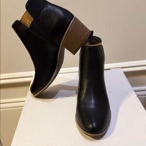 Dr Scholl’s Black pull on Ankle BootsBrand new